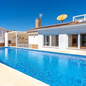 Villa Sevilla Casasol, Nerja